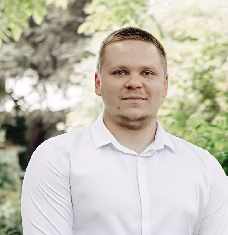 Дмитрий Ефремов